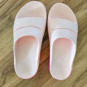 Oofos OOahh pink slide sandals